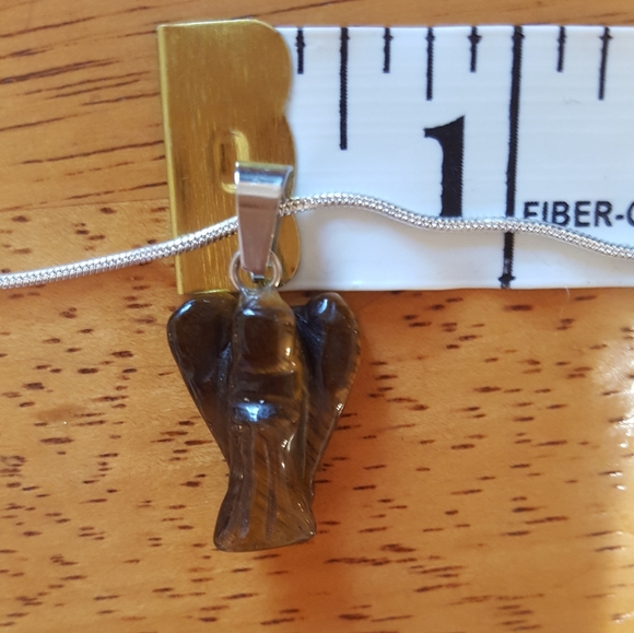 NWOT 18" Brown angel shaped stone necklace. - Picture 4 of 9